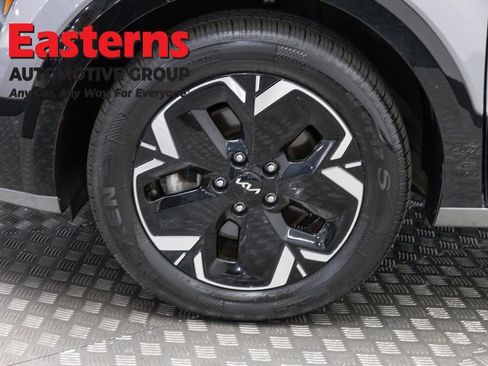 Used 2024 Kia Niro Wind w/ Wind Preserve Package FWD image 31