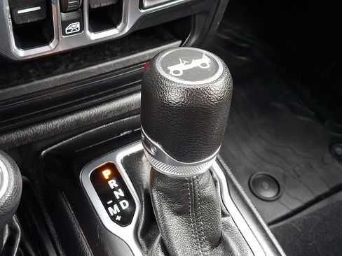 Used 2018 Jeep Wrangler Unlimited Sport S AWD/4WD image 14