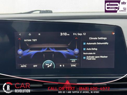 Used 2024 Hyundai Elantra Limited image 28