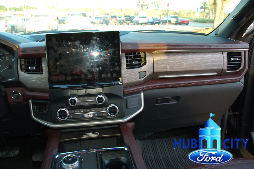 Used 2024 Ford Expedition Limited RWD image 19