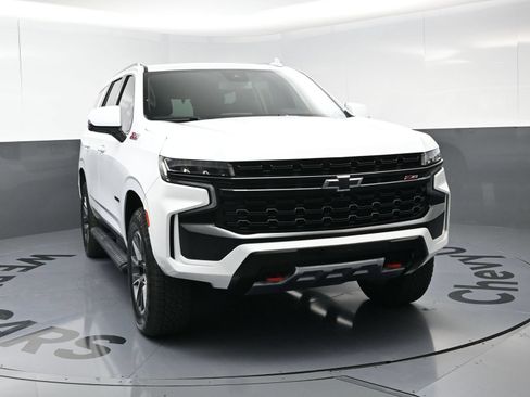 Used 2024 Chevrolet Tahoe Z71 w/ Z71 Off-Road Package AWD/4WD image 3