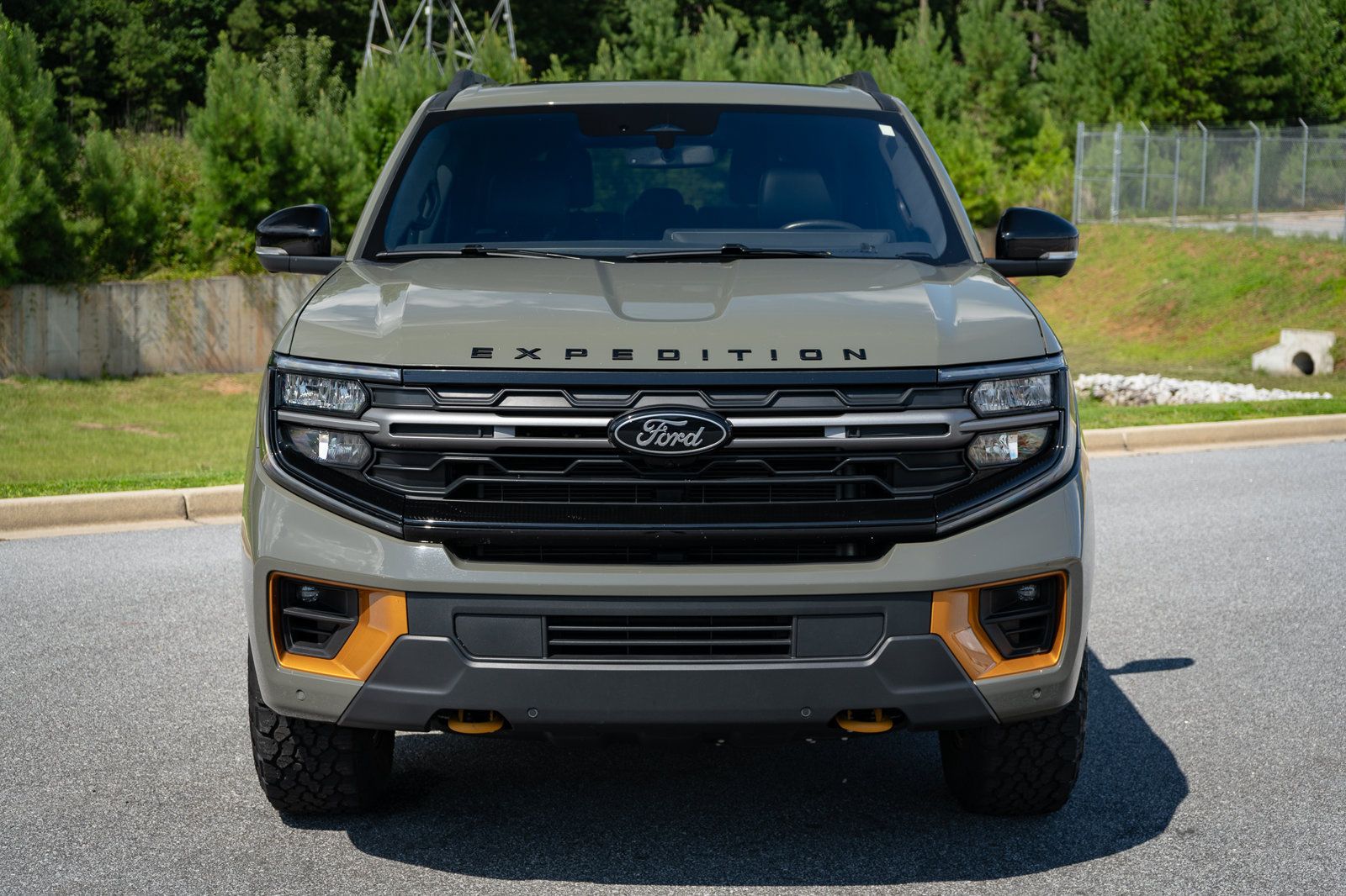 Used 2025 Ford Expedition Tremor AWD/4WD image 8