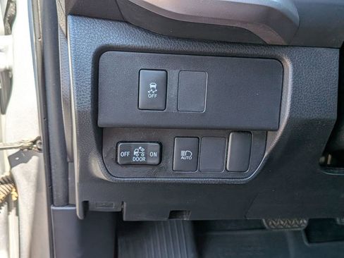 Used 2023 Toyota Tacoma SR5 RWD image 18