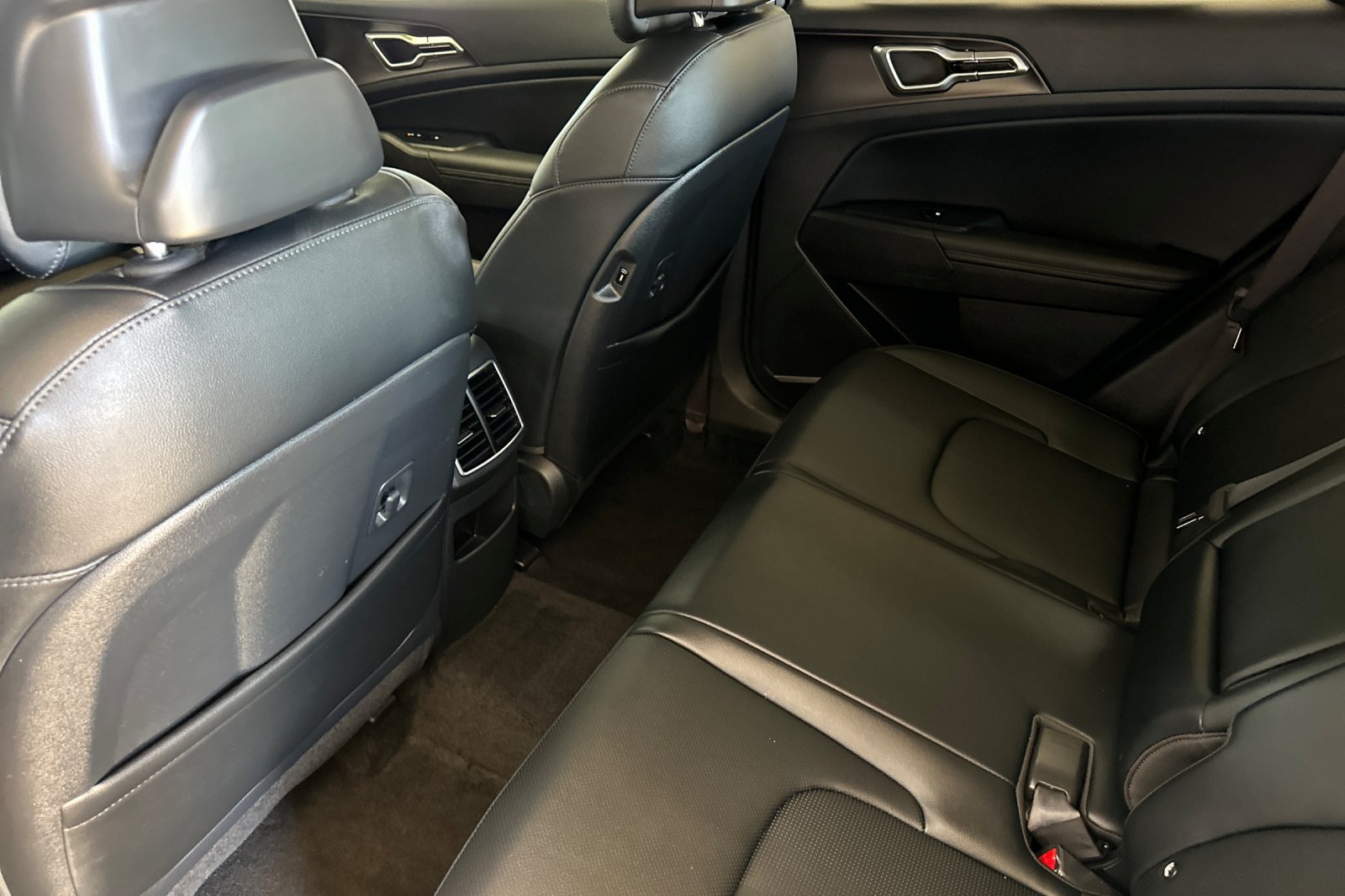 Certified 2026 Kia Sportage EX w/ EX Panoramic Sunroof Package AWD/4WD image 13