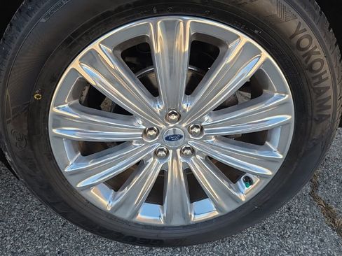 Certified 2022 Ford Explorer Limited w/ Limited Technology Package image 11