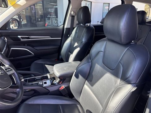 Used 2021 Kia Telluride LX image 11