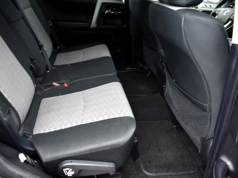 Used 2016 Toyota 4Runner SR5 image 33