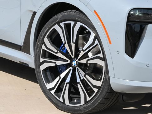 New 2026 BMW X7 xDrive40i image 8