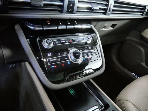 Used 2020 Lincoln Corsair Reserve w/ Equipment Group 201A image 19