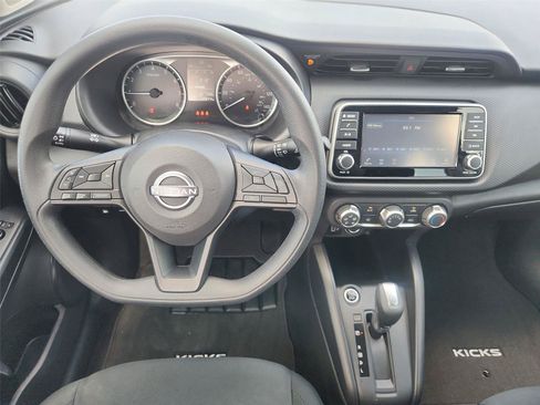 Used 2024 Nissan Kicks S FWD image 11