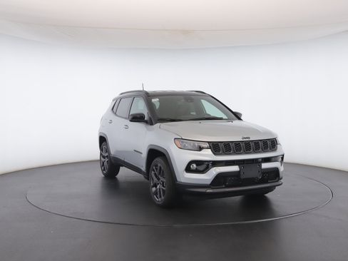 Used 2026 Jeep Compass Limited image 33