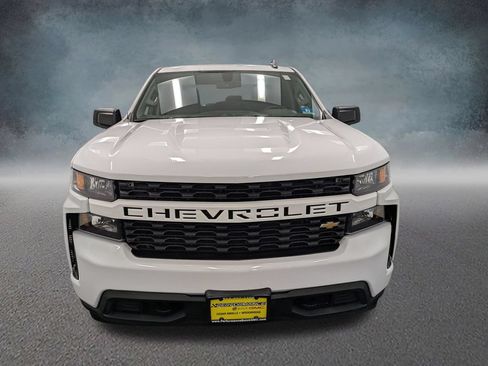 Used 2020 Chevrolet Silverado 1500 Custom w/ Custom Value Package AWD/4WD image 2