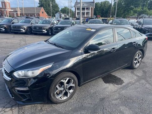 Used 2019 Kia Forte LXS FWD image 2