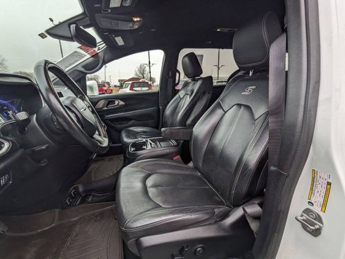 Used 2020 Chrysler Pacifica Touring-L AWD/4WD image 10
