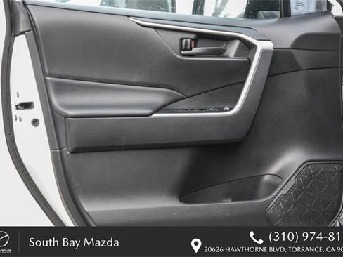 Used 2021 Toyota RAV4 LE image 21