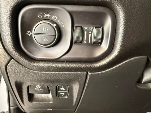 Certified 2023 RAM 1500 Laramie image 33