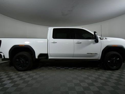 Used 2025 GMC Sierra 2500 AT4 w/ AT4 Premium Plus Package image 15