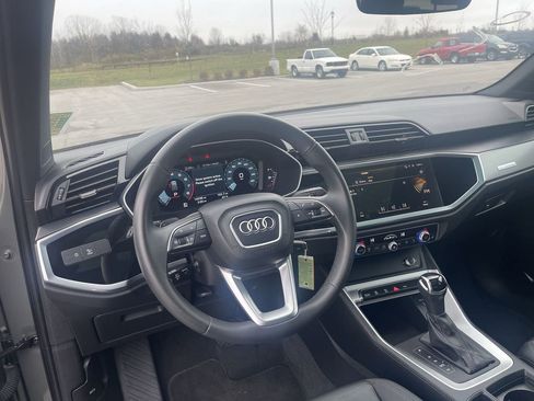 Used 2025 Audi Q3 2.0T Premium image 18