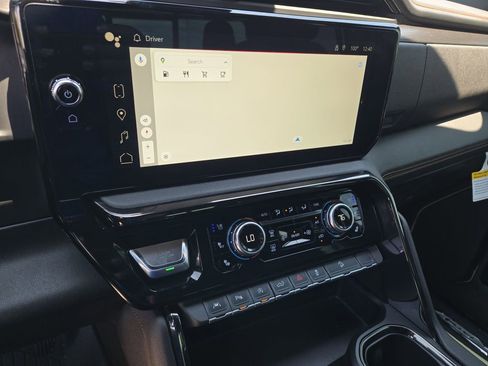 Used 2024 GMC Sierra 1500 AT4 w/ AT4 Premium Package image 17