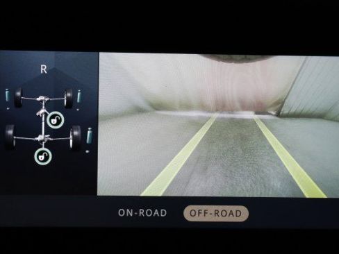 Used 2022 Land Rover Defender 90 X-Dynamic HSE image 17