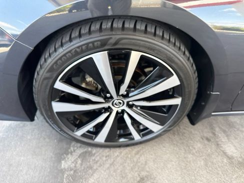 Used 2020 Nissan Altima 2.5 Platinum FWD image 9