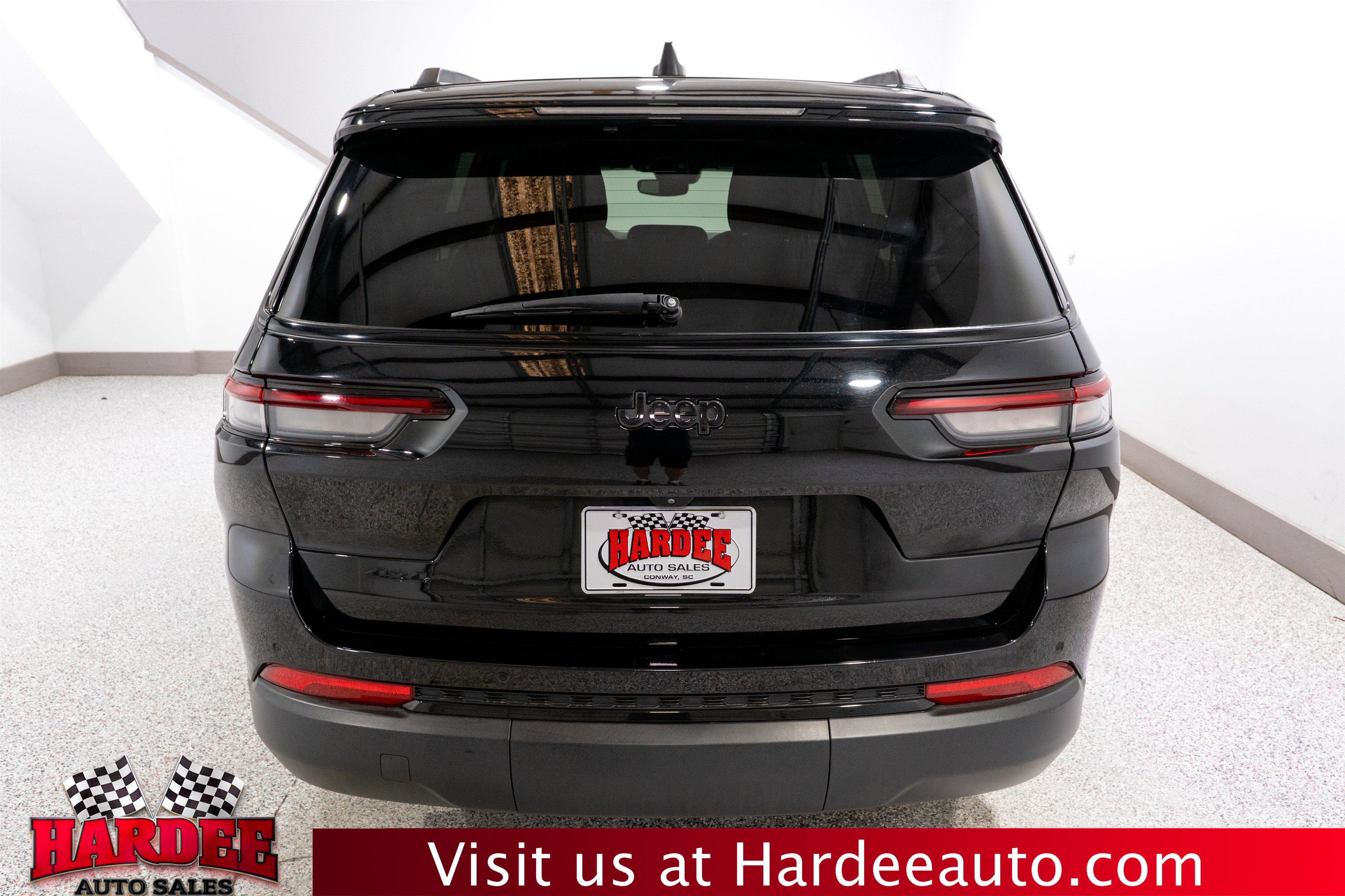 Used 2023 Jeep Grand Cherokee L Laredo AWD/4WD image 4