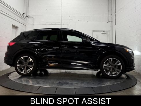 Used 2024 Audi Q4 e-tron Premium Plus w/ Premium Plus image 9