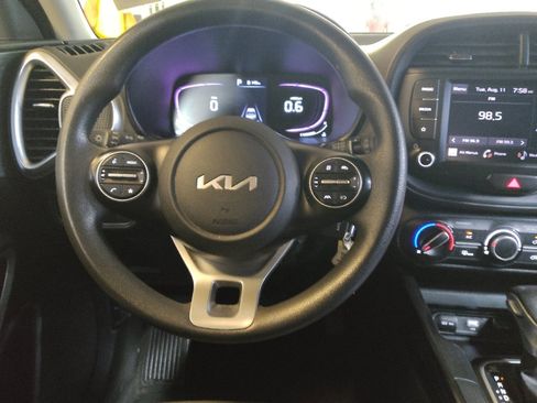 Used 2023 Kia Soul LX w/ Option Group 015 FWD image 22