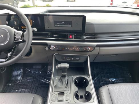 New 2026 Kia Carnival FWD image 11