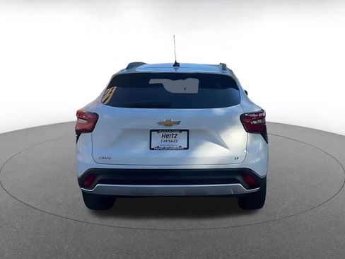 Used 2025 Chevrolet Trax LT image 12