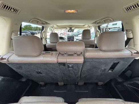 Used 2023 Lexus GX 460 Luxury AWD/4WD image 16
