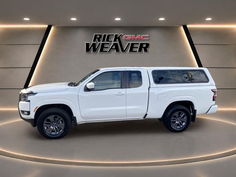 Used 2025 Nissan Frontier SV w/ SV Convenience Package AWD/4WD image 4