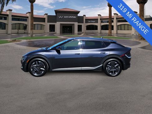 Used 2025 Kia EV6 Light w/ Light LR Technology Package RWD image 5