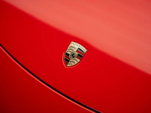 Used 2018 Porsche 911 Carrera RWD image 5
