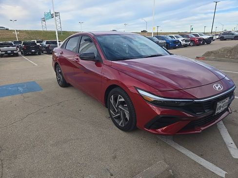 Used 2025 Hyundai Elantra Sport image 1