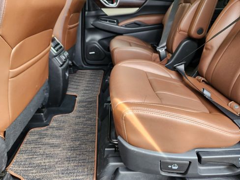 Used 2020 Subaru Ascent Touring w/ Popular Package #2A image 10