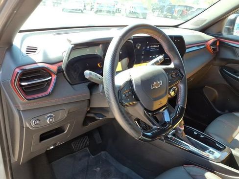 Used 2024 Chevrolet TrailBlazer RS w/ Driver Confidence Package image 19