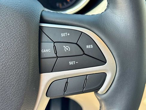 Used 2019 Jeep Grand Cherokee Limited w/ Luxury Group II AWD/4WD image 24