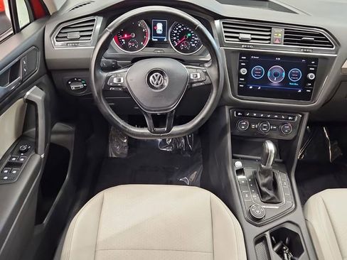 Used 2018 Volkswagen Tiguan SE image 15