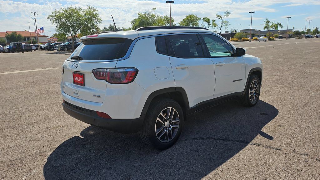 Used 2017 Jeep Compass Latitude w/ Popular Equipment Group AWD/4WD image 11