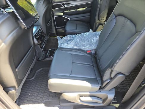 New 2026 Jeep Grand Wagoneer Limited AWD/4WD image 16