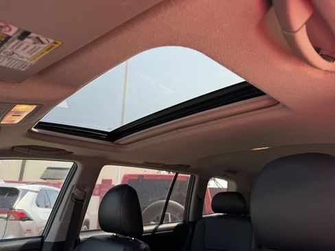 Used 2013 Toyota Highlander Limited FWD image 22