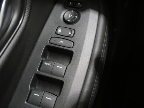 Used 2025 Honda HR-V LX image 13