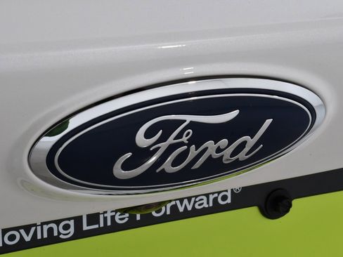 Used 2018 Ford Escape SEL image 23