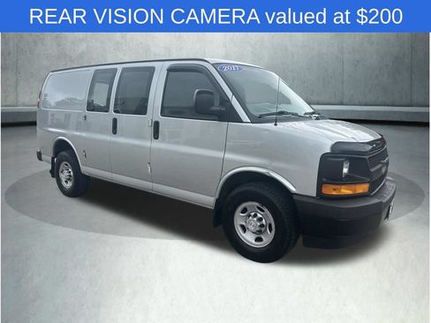 Used 2017 Chevrolet Express 2500 RWD image 9