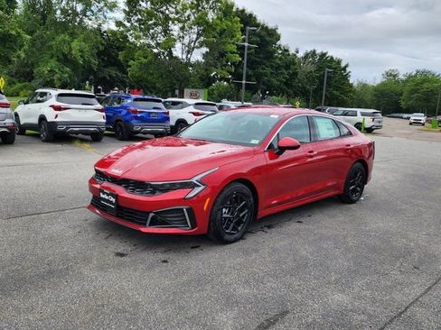New 2025 Kia K5 LXS FWD image 3