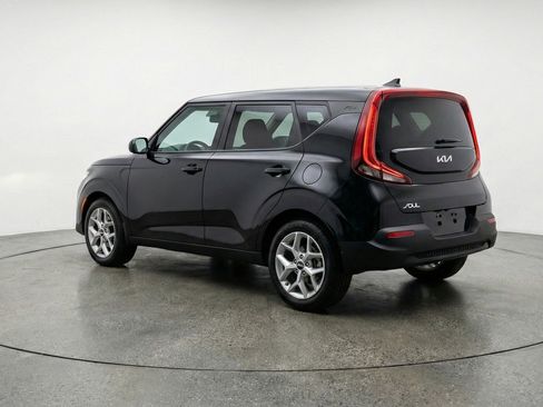 Used 2025 Kia Soul LX w/ LX Technology Package image 6