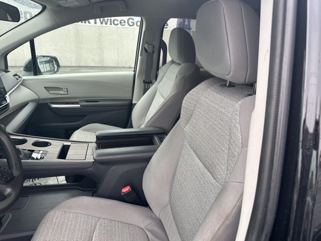 Used 2023 Toyota Sienna LE FWD image 16