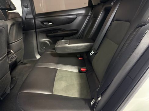 Used 2024 Nissan Ariya FWD image 27