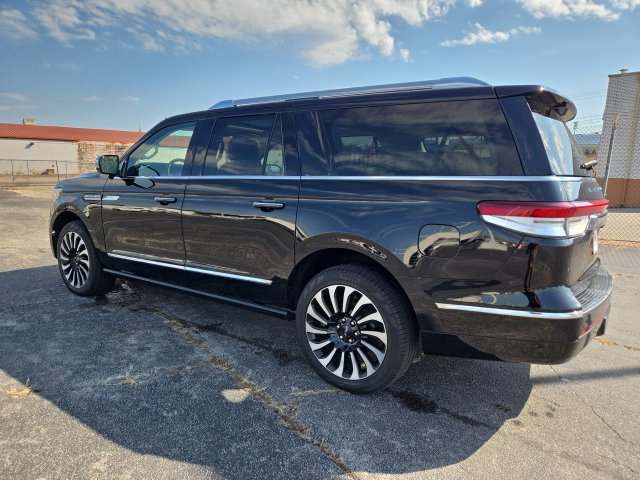 Used 2024 Lincoln Navigator L Black Label AWD/4WD image 6